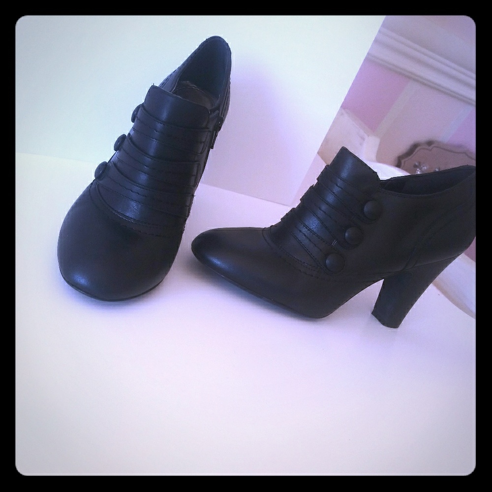 Sexy Gianni Bini Booties